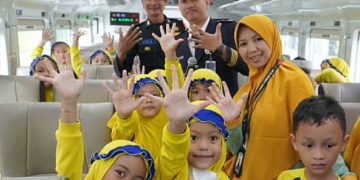 Uji Materi UU Perkeretaapian, Pemohon Desak Tiket Kereta Gratis Berlaku hingga Usia 5 Tahun