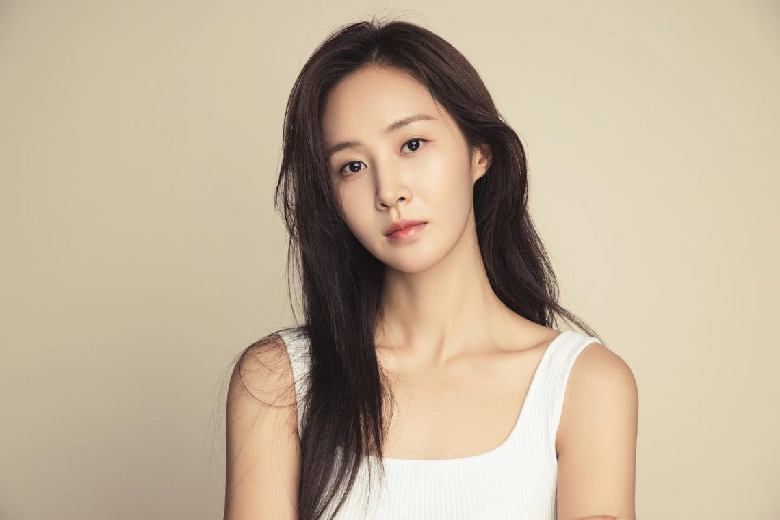 Yuri SNSD Resmi Tinggalkan SM Entertainment Setelah 19 Tahun