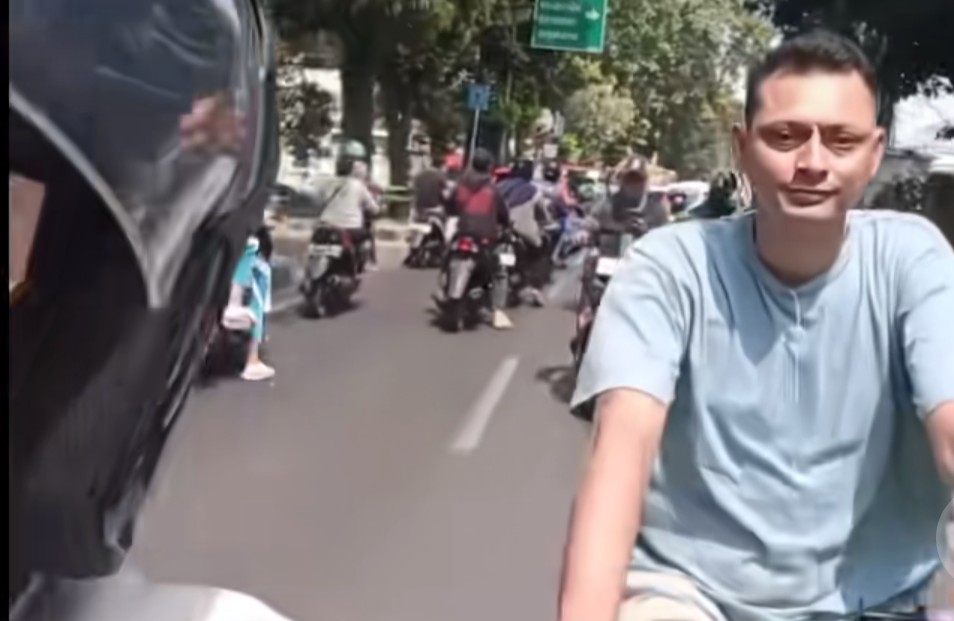 Pemotor Jadi Korban Pemukulan di Jagakarsa, Rekaman Video Viral di Media Sosial