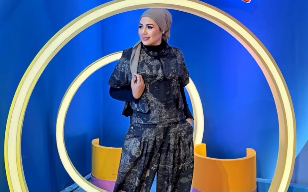 Bikin Pangling! Wajah Baru Elly Sugigi Usai Operasi Plastik Tuai Pujian