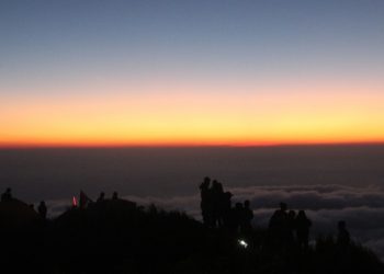 Pesona Gunung Ungaran, Destinasi Pendakian Favorit dengan Panorama Sunrise Memukau