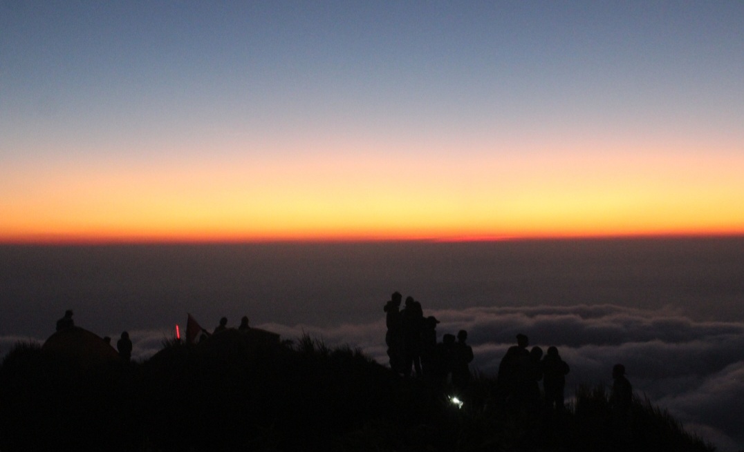 Pesona Gunung Ungaran, Destinasi Pendakian Favorit dengan Panorama Sunrise Memukau