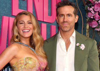 Blake Lively Absen dari Hari Bahagia Taylor Swift dan Travis Kelce