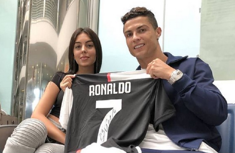 Viral Undangan Pernikahan Cristiano Ronaldo dan Georgina, Begini Fakta Sebenarnya