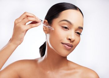 Bolehkah Retinol Dipakai Bersama Niacinamide dan Vitamin C? Ini Penjelasannya