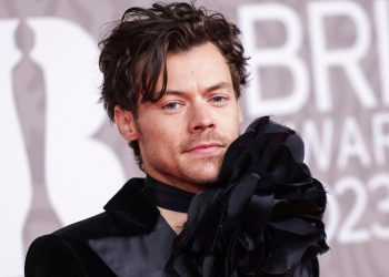 Harry Styles Mendadak Batal Tampil di Brasil akibat Kondisi Kesehatan