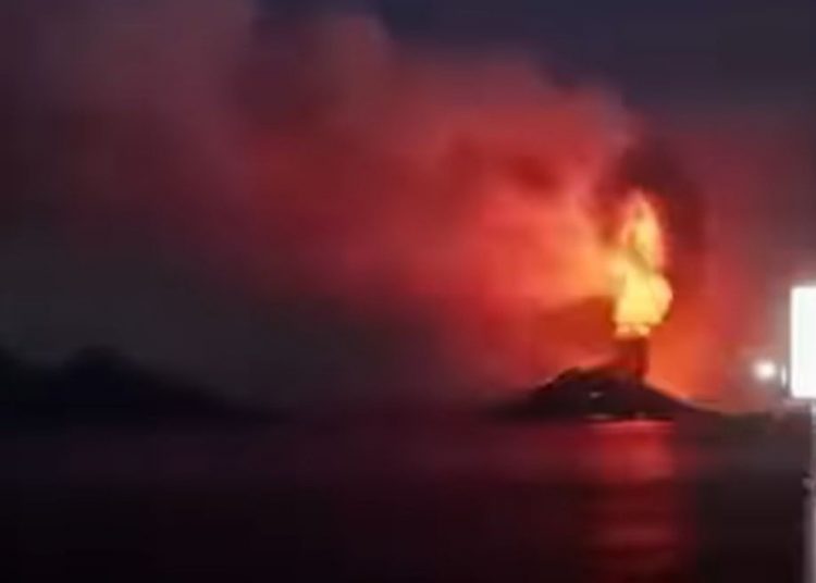 Erupsi Gunung Anak Krakatau, Pelayaran di Selat Sunda Diminta Tingkatkan Kewaspadaan