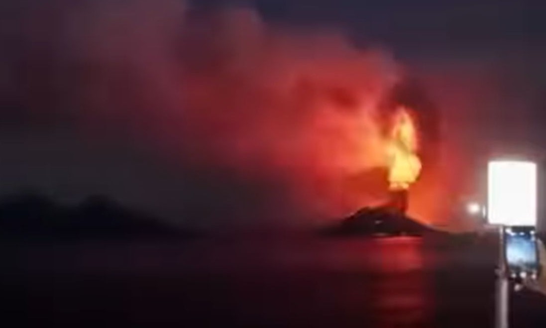 Erupsi Gunung Anak Krakatau, Pelayaran di Selat Sunda Diminta Tingkatkan Kewaspadaan
