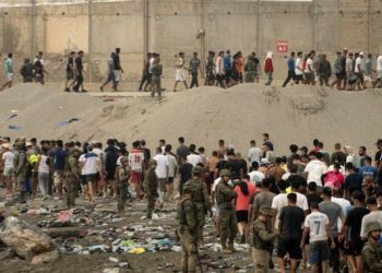 Spanyol Siapkan 2.000 Tentara Hadapi Potensi Serbuan Migran di Ceuta