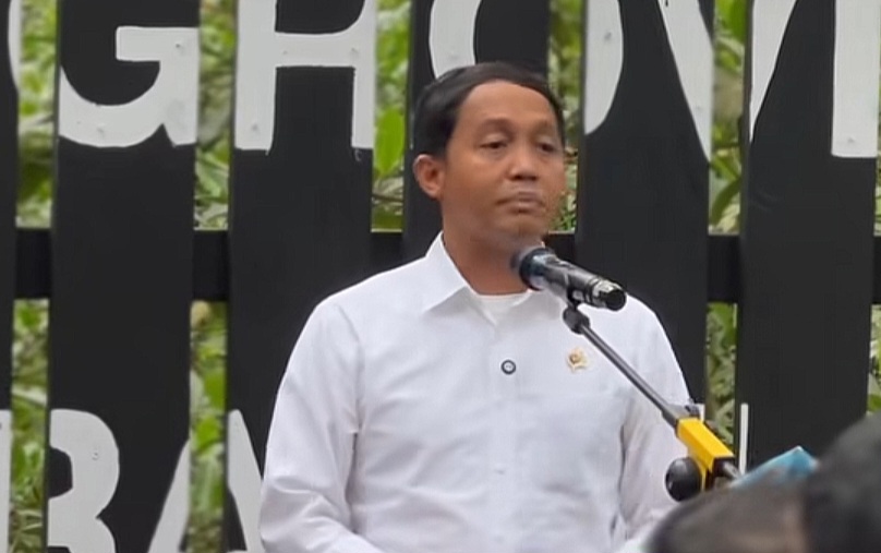 Raja Juli Bungkam Saat Ditanya Dugaan Terima Amplop Sin$14 Ribu
