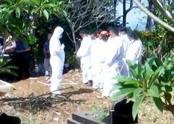 Polisi Bongkar Makam Sutrimo di Banyumas untuk Pemeriksaan Forensik