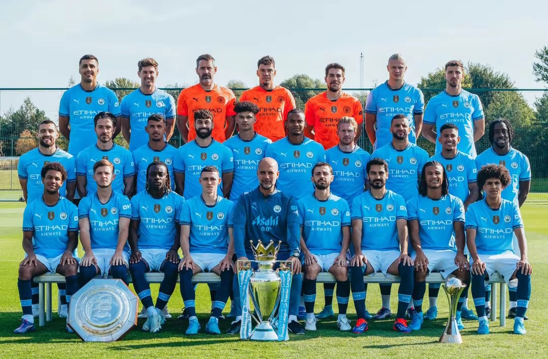 Neville: Man City dan Liverpool Tak Lagi Seperti Era Kejayaan Mereka