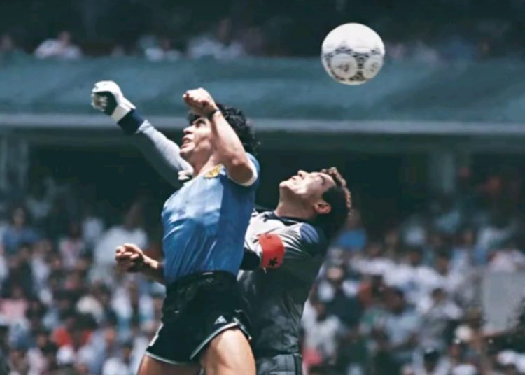 Bola ‘Tangan Tuhan’ Maradona Ditebus Rp60 Miliar