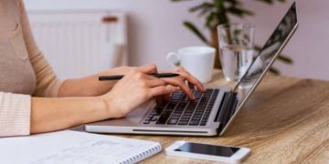 Ilustrasi Work From Home (WFH)
