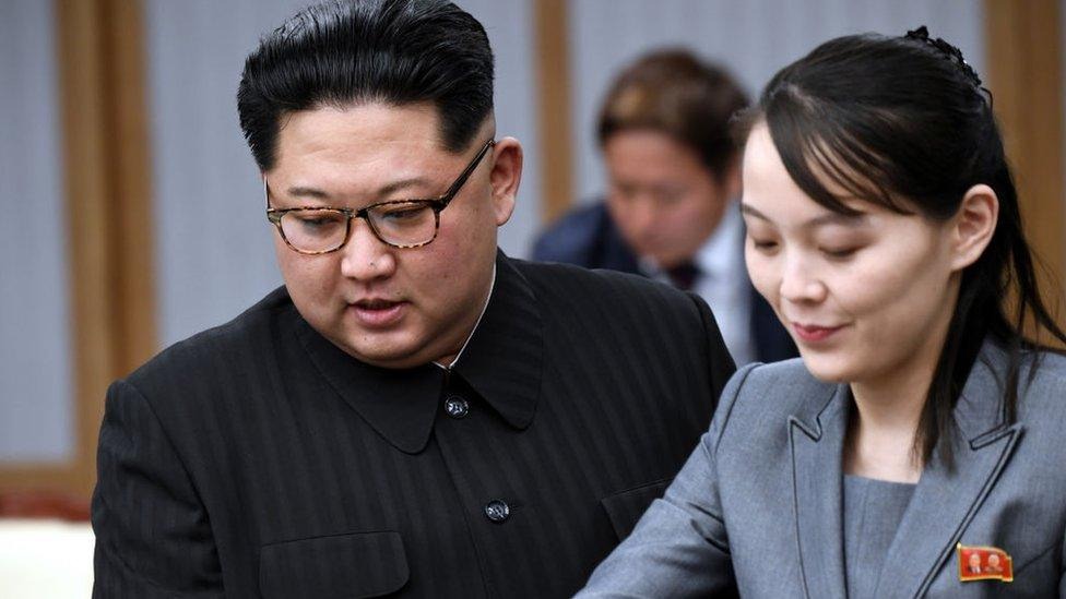 Kim Jong Un dan Kim Yo Jong