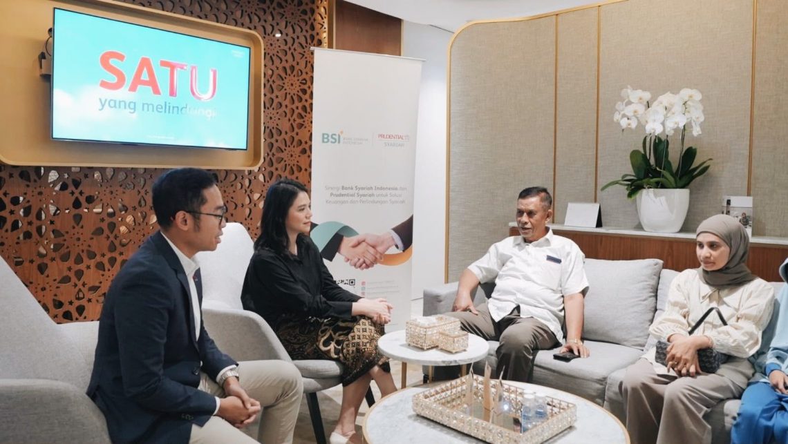 Kisah Auzar menerima manfaat perlindungan asuransi jiwa syariah Rp562 juta setelah keponakannya meninggal dan membantu menjaga keberlangsungan yayasan bagi 700 murid.