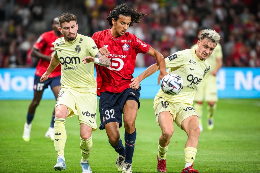 Manchester City dikabarkan sepakat merekrut Ayyoub Bouaddi dari Lille dengan nilai €100 juta atau sekitar Rp1,7 triliun.