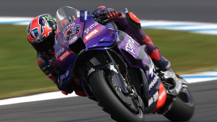 Yamaha memastikan Jack Miller akan meninggalkan tim pada akhir MotoGP 2026. Rider Australia itu kini mempertimbangkan masa depan di MotoGP atau WSBK.