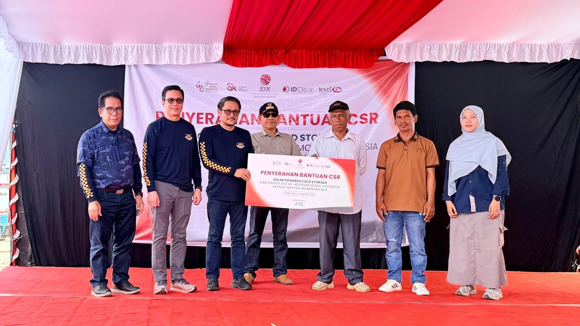 SRO pasar modal menyalurkan bantuan sarana teknologi untuk Universitas Khairun dan cold storage tenaga surya bagi nelayan Rua, Maluku Utara.
