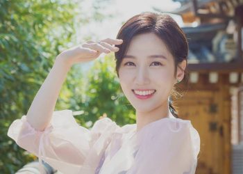 Park Eun Bin Rayakan 30 Tahun Karier di Korea