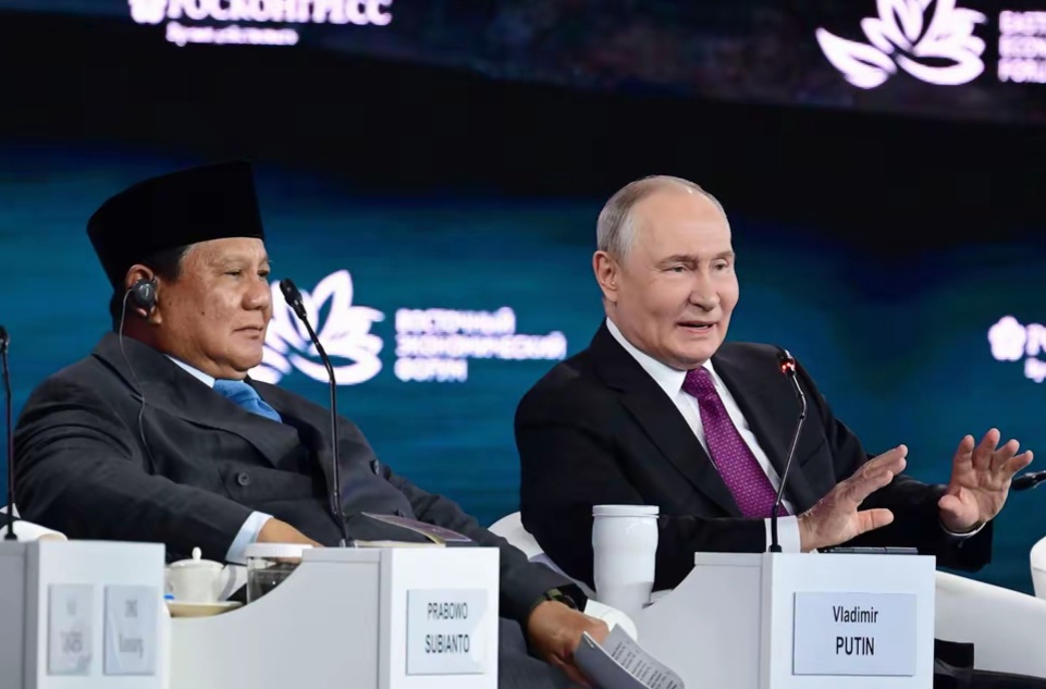 Di Depan Putin, Prabowo Tegaskan Indonesia Tetap Non-Blok