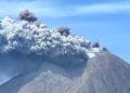 Sinabung Masih Siaga, Ratusan Warga Mengungsi dari Zona Merah