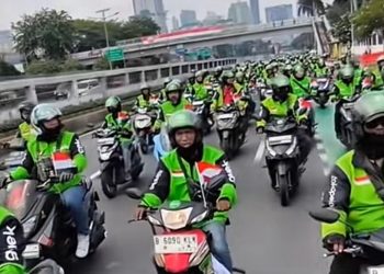 Ratusan Ojol Turun ke DPR, Tolak Perubahan Status Jadi UMKM