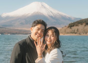 Jerome Polin Lamar Kekasih di Depan Gunung Fuji