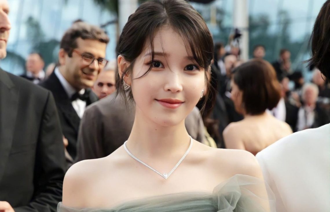 IU akan merilis single baru pada 10 September 2026, menandai kembalinya sang penyanyi setelah setahun tanpa rilisan musik.