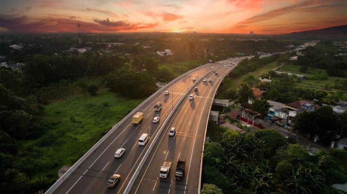 Ekonom Bambang Brodjonegoro menilai integrasi ekosistem jalan tol penting untuk memperlancar konektivitas dan menekan biaya logistik Indonesia.