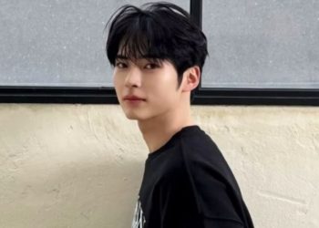 Sung Han Bin ZEROBASEONE akan debut solo pada 12 Oktober 2026. THE L1VE telah mengumumkan rencana debut tersebut tanpa mengungkap detail lebih lanjut.