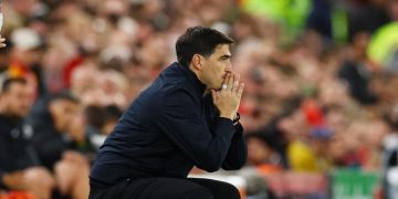 Andoni Iraola mengakui kesalahan taktik pada babak pertama saat Liverpool menghadapi Atletico Madrid di Liga Champions.