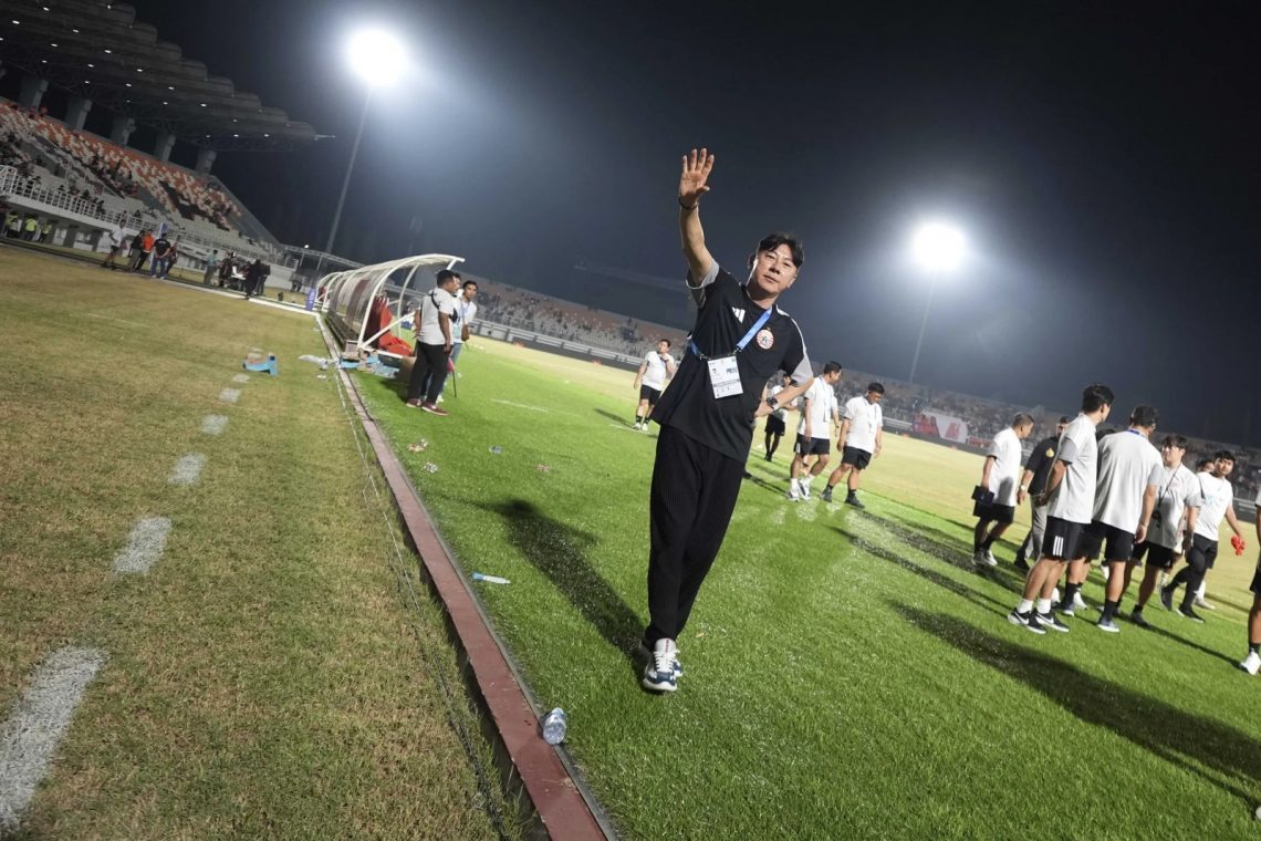 Shin Tae-yong meminta Jakmania menjaga sportivitas dan ketertiban jelang duel Persija Jakarta melawan Persib Bandung di SUGBK.