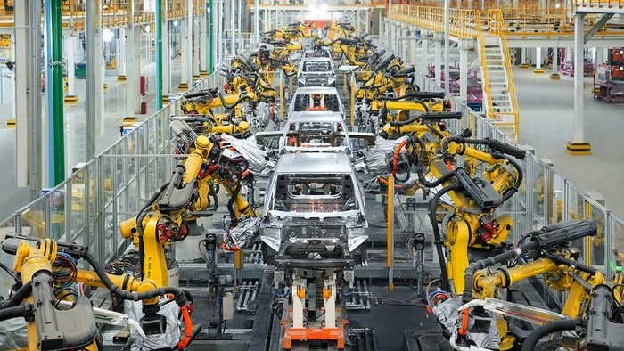 BYD membatalkan rencana pembangunan pabrik di Tanjong Malim, Malaysia, tetapi tetap berkomitmen melakukan perakitan lokal melalui mitra setempat.