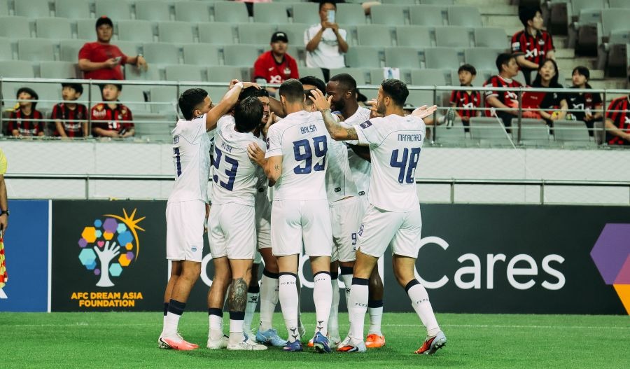 Persib Bandung mengalahkan FC Seoul 1-0 di ACL 2. Igor Tolic mengungkap penyesuaian taktik dan mentalitas pemain menjadi kunci kemenangan di Korea.