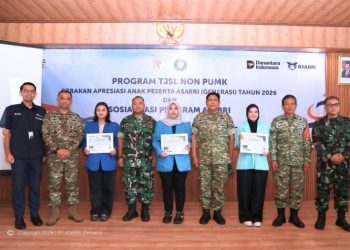ASABRI menyalurkan dukungan pendidikan Rp98 juta kepada 28 anak peserta berprestasi melalui Program GENERASI 2026.
