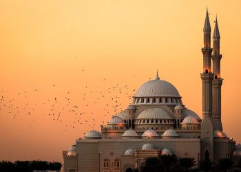 Hari Jumat memiliki banyak keutamaan dalam Islam. Simak keutamaan Jumat serta sunnah yang dianjurkan, mulai dari mandi hingga memperbanyak doa.