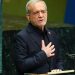 Presiden Iran Masoud Pezeshkian mengatakan AS menentukan kapan perang berakhir dan menegaskan Teheran terbuka untuk kesepakatan guna mengakhiri konflik.