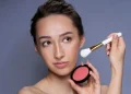 Pemula Wajib Tahu, Begini Cara Menentukan Posisi Blush On