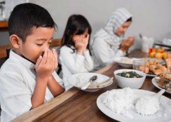 Mengapa Kita Dianjurkan Mengucapkan Bismillah Sebelum Makan?