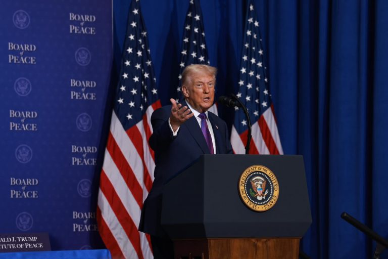 Trump Ancam Serang Iran Lagi, Kesepakatan Masih Jadi Opsi