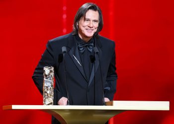 Jim Carrey Menikah Lagi di Usia 64 Tahun