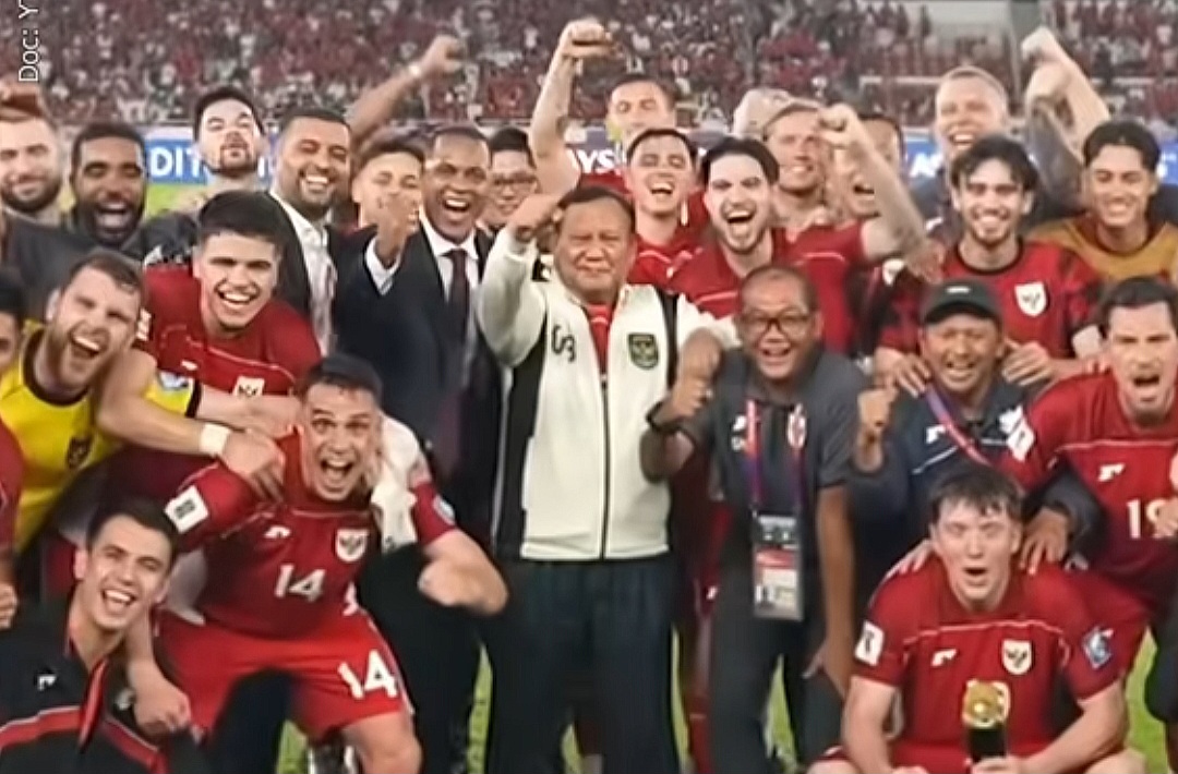 Prabowo Rayakan Kemenangan Timnas Indonesia: Gembira dan Bangga!