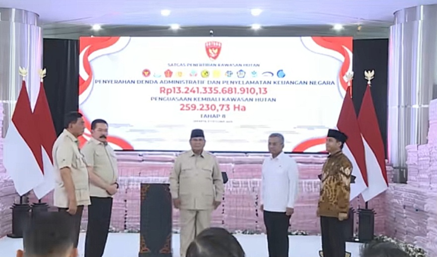 Uang Rp13,2 Triliun Diserahkan ke Negara, Tumpukannya Bikin Melongo