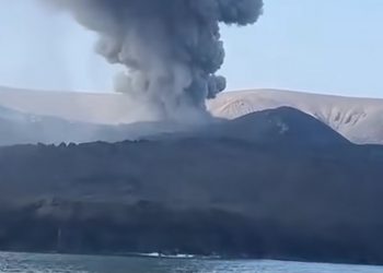 Gunung Anak Krakatau Kian Aktif, Status Siaga Mulai Berlaku