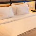 Kenapa Hotel Cuma Sediakan Bantal, Bukan Guling? Ini Faktanya