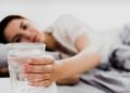 Bangun Tidur Selalu Haus? Bisa Jadi Ini Penyebabnya