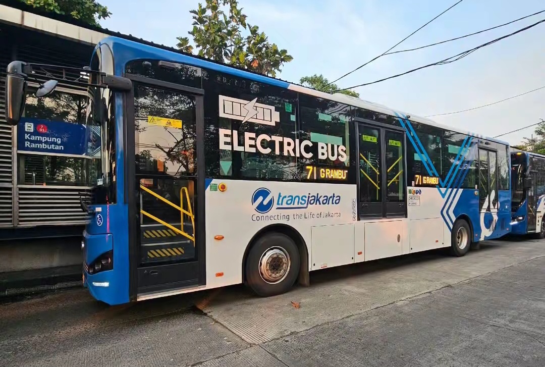 Jakarta Targetkan Seluruh Bus TransJakarta Beralih ke Energi Bersih