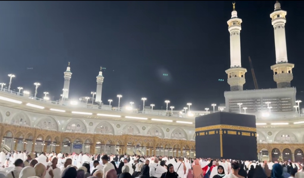 Ribuan Jemaah Umrah Tertahan di Arab Saudi, Ini Penyebabnya