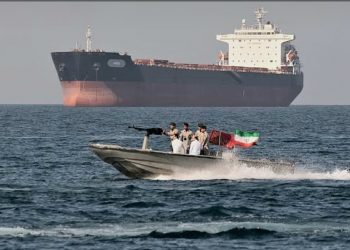 Iran Larang Kapal Perang AS Masuk Kawasan Teluk Persia